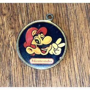 Nintendo Employee Super Mario World Peace Sign Keychain Rare Vintage SNES GB